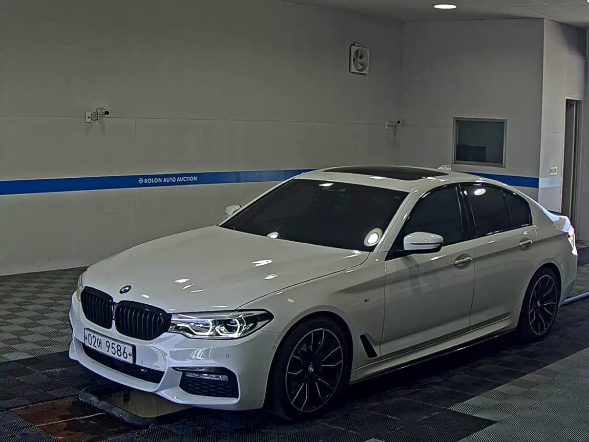 BMW 5 SERIES (7TH GEN) 520d M SPORT PACK PLUS 2017 - zdjęcie 2