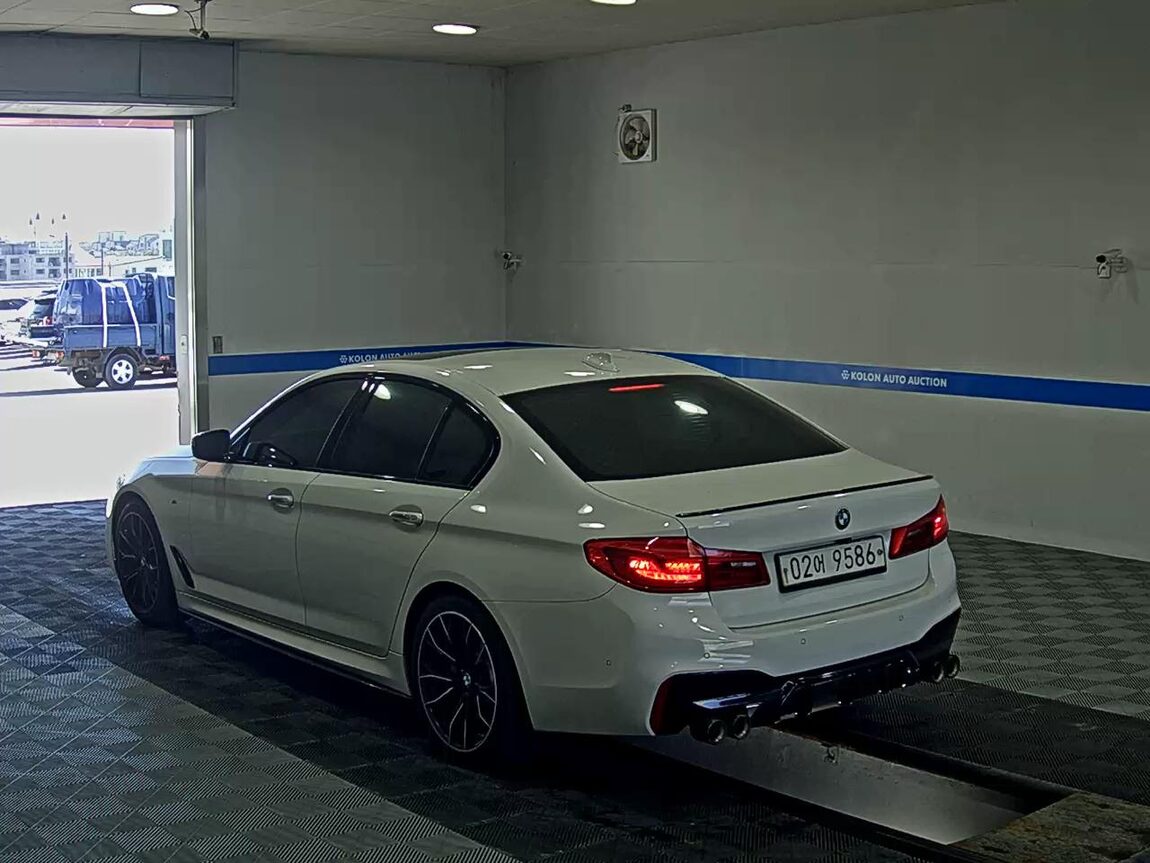 BMW 5 SERIES (7TH GEN) 520d M SPORT PACK PLUS 2017 - zdjęcie 6