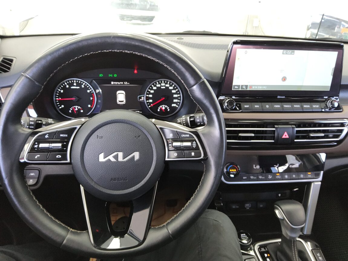 KIA SELTOS 1.6 GASOLINE 2WD SIGNATURE 2023 - zdjęcie 17