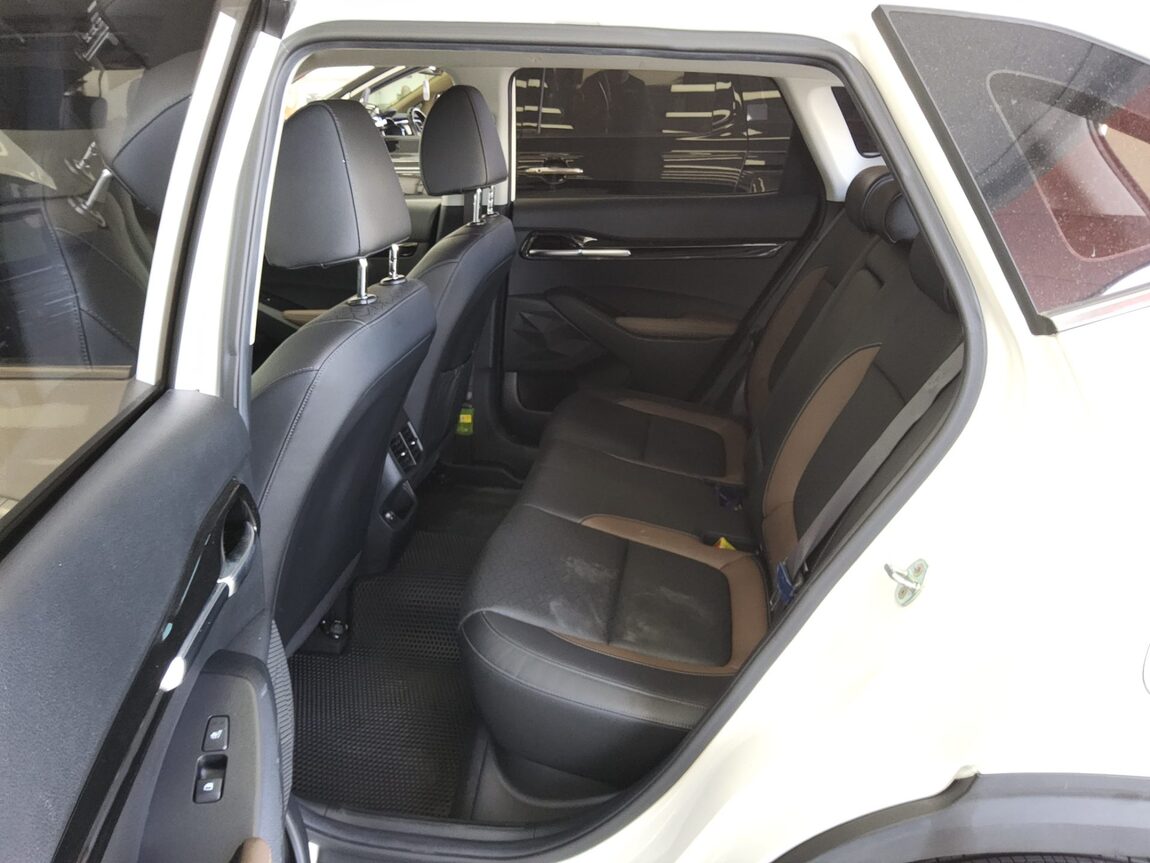 KIA SELTOS 1.6 GASOLINE 2WD SIGNATURE 2023 - zdjęcie 12