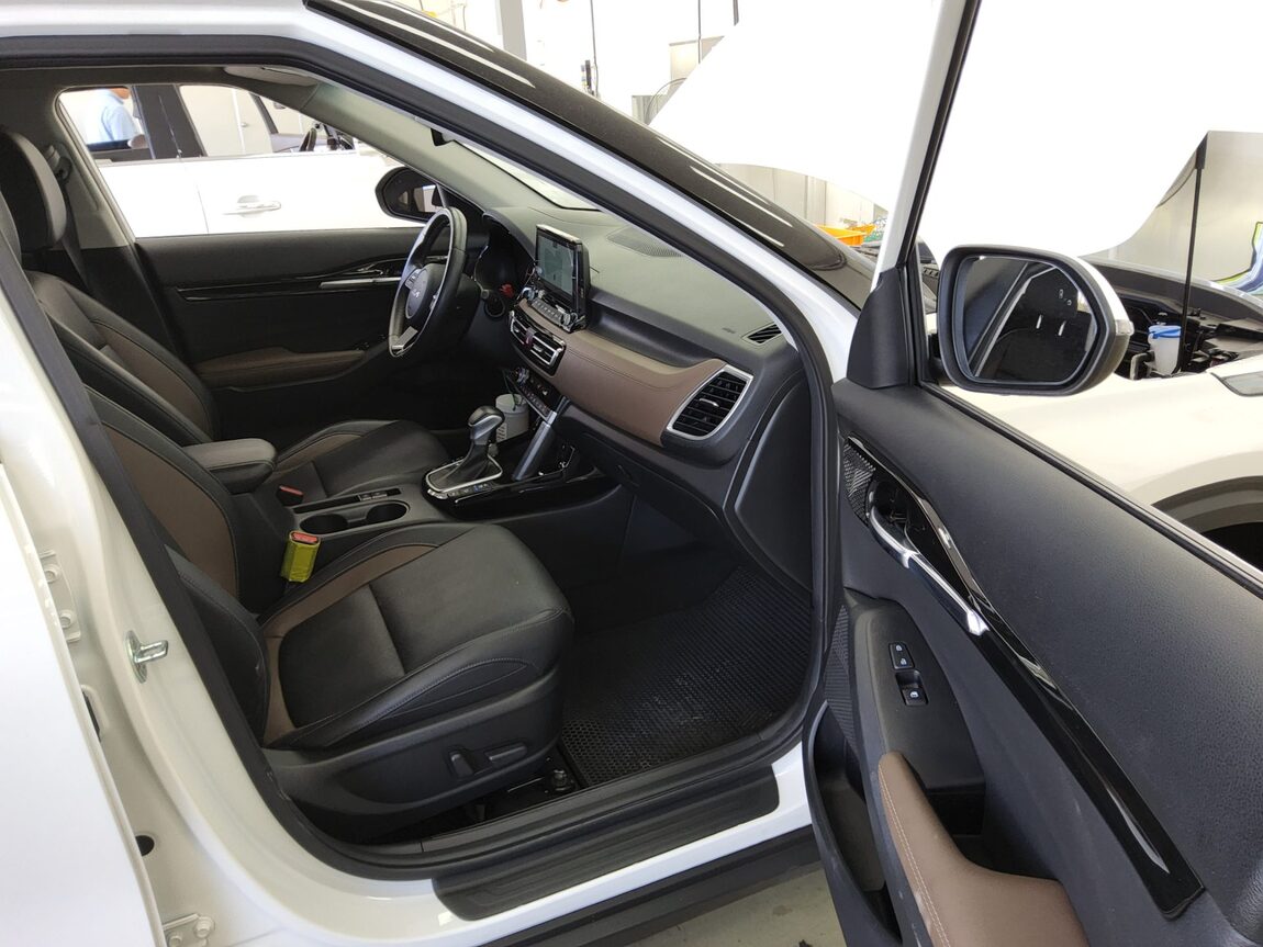 KIA SELTOS 1.6 GASOLINE 2WD SIGNATURE 2023 - zdjęcie 14