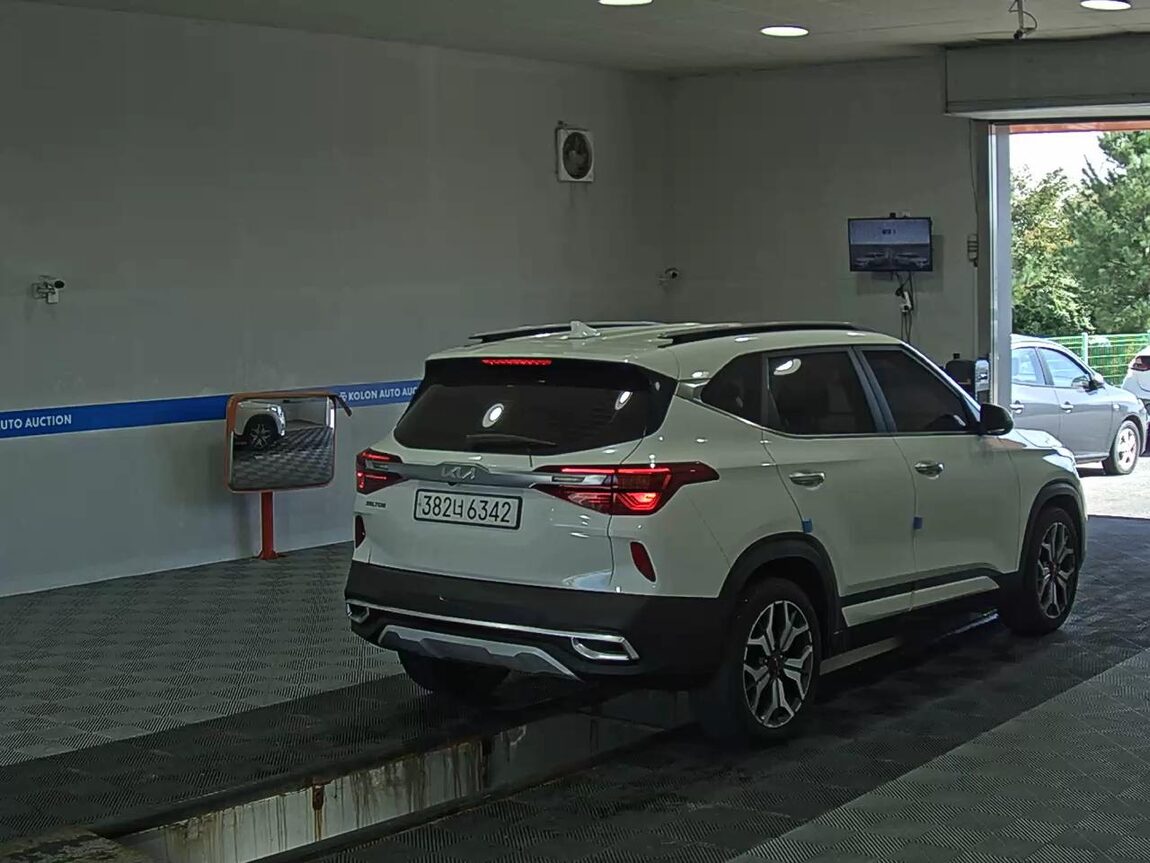 KIA SELTOS 1.6 GASOLINE 2WD SIGNATURE 2023 - zdjęcie 5