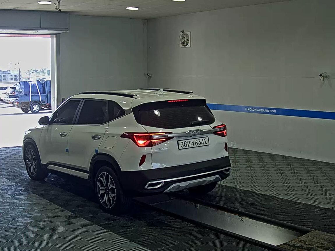 KIA SELTOS 1.6 GASOLINE 2WD SIGNATURE 2023 - zdjęcie 6