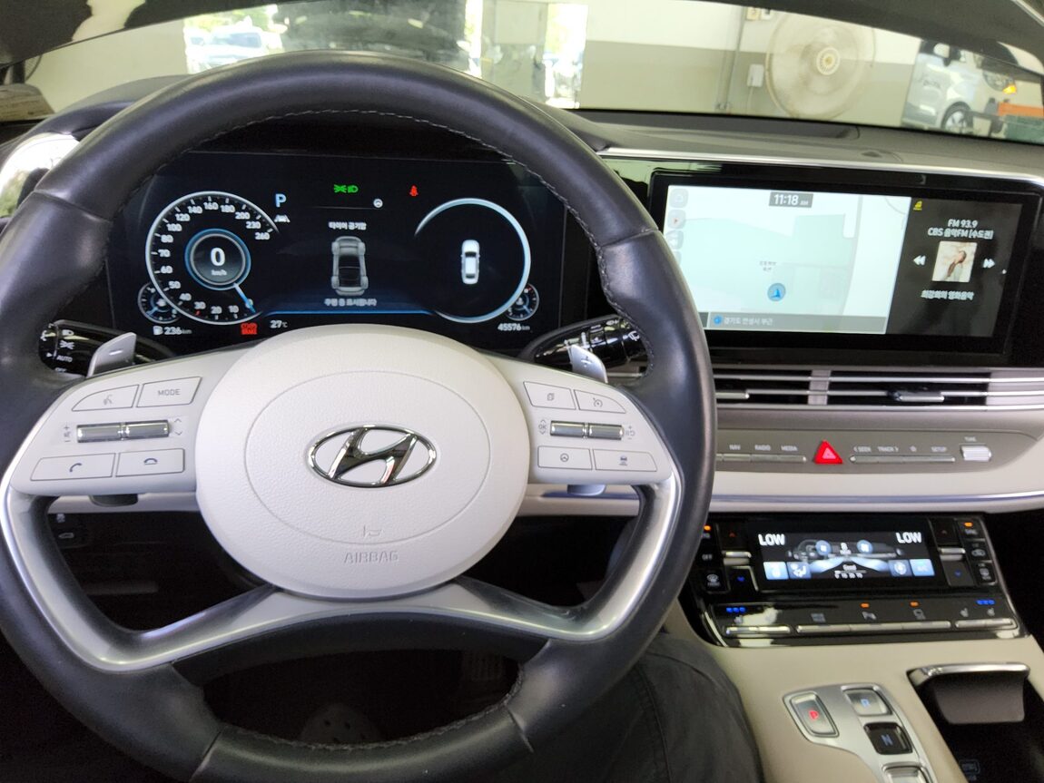 HYUNDAI THE NEW GRANDEUR IG GASOLINE 2.5 LE BLANC 2023 - zdjęcie 17