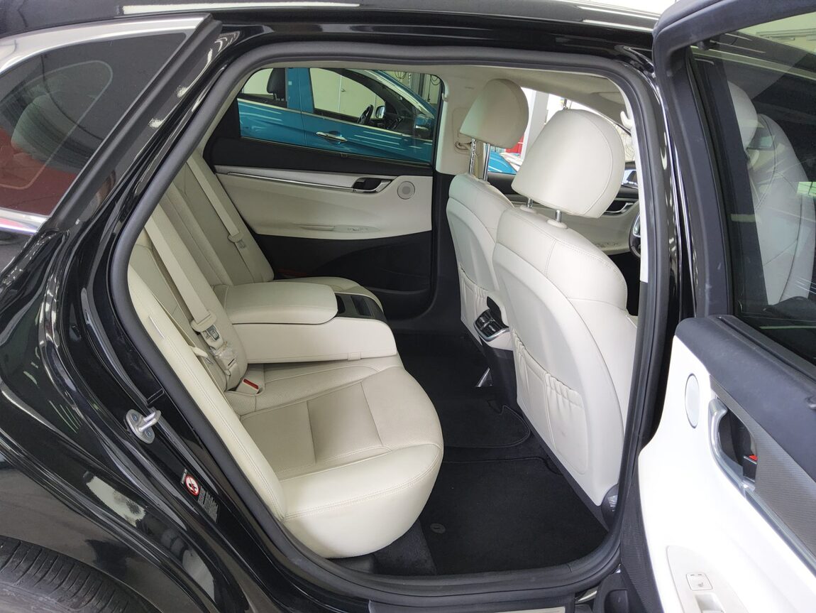 HYUNDAI THE NEW GRANDEUR IG GASOLINE 2.5 LE BLANC 2023 - zdjęcie 13
