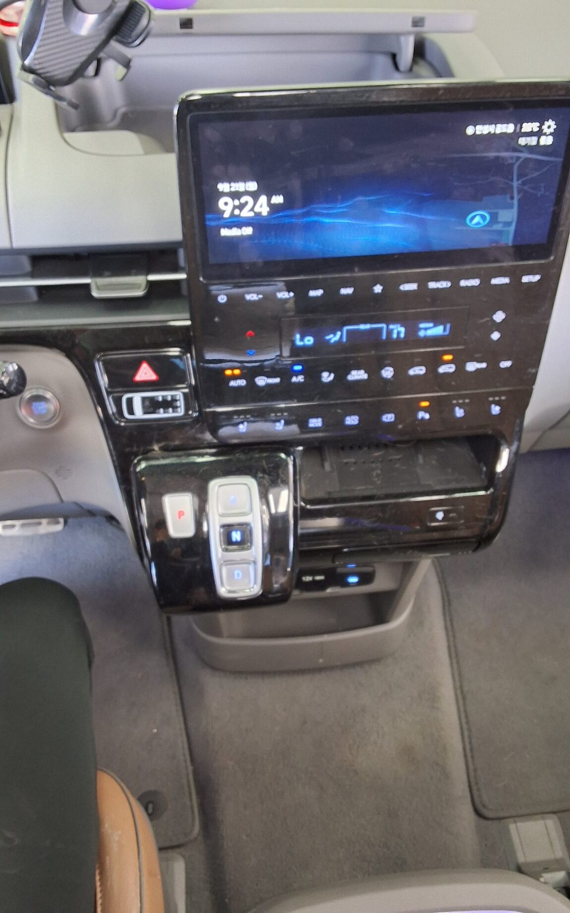 HYUNDAI STARIA 2.2 DIESEL LOUNGE 9-SEATER 4WD INSPIRATION 2025 - zdjęcie 18