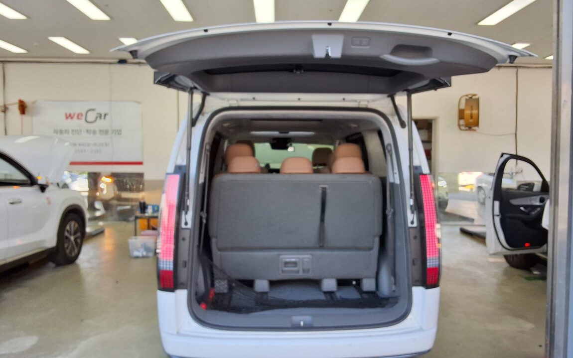 HYUNDAI STARIA 2.2 DIESEL LOUNGE 9-SEATER 4WD INSPIRATION 2025 - zdjęcie 15