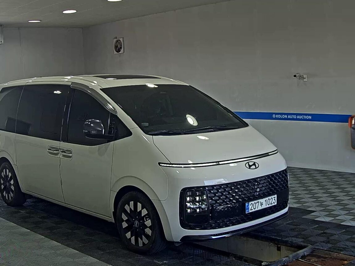 HYUNDAI STARIA 2.2 DIESEL LOUNGE 9-SEATER 4WD INSPIRATION 2025 - zdjęcie 3