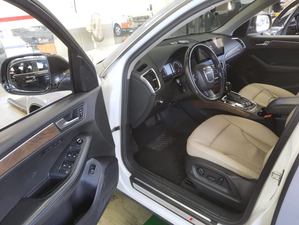 AUDI Q5 3.0 TDI QUATTRO 2012 - zdjęcie 10