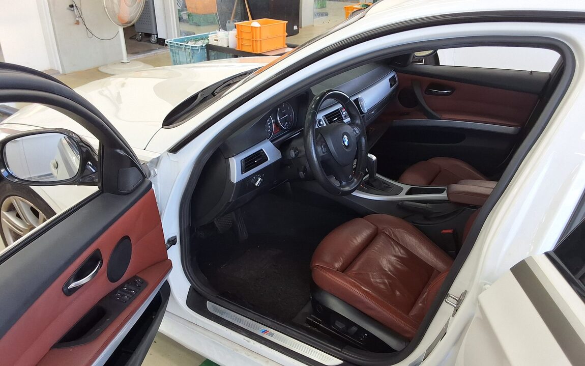 BMW 3 SERIES (5TH GEN) 320d M SPORT 2011 - zdjęcie 10