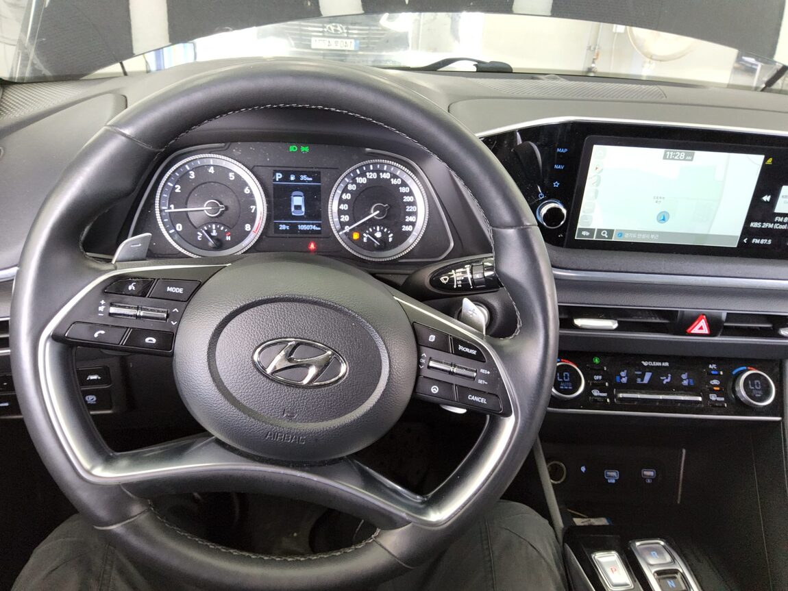 HYUNDAI SONATA (DN8) G2.0 PREMIUM FAMILY 2020 - zdjęcie 17