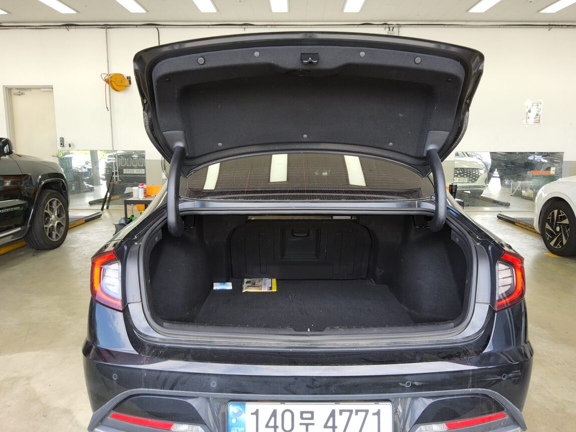 HYUNDAI SONATA (DN8) G2.0 PREMIUM FAMILY 2020 - zdjęcie 15