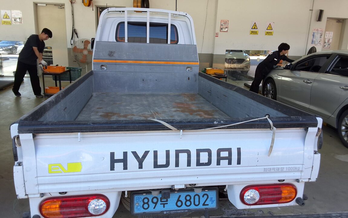 HYUNDAI PORTER II ELECTRIC CARGO PREMIUM SPECIAL 2021 - zdjęcie 12