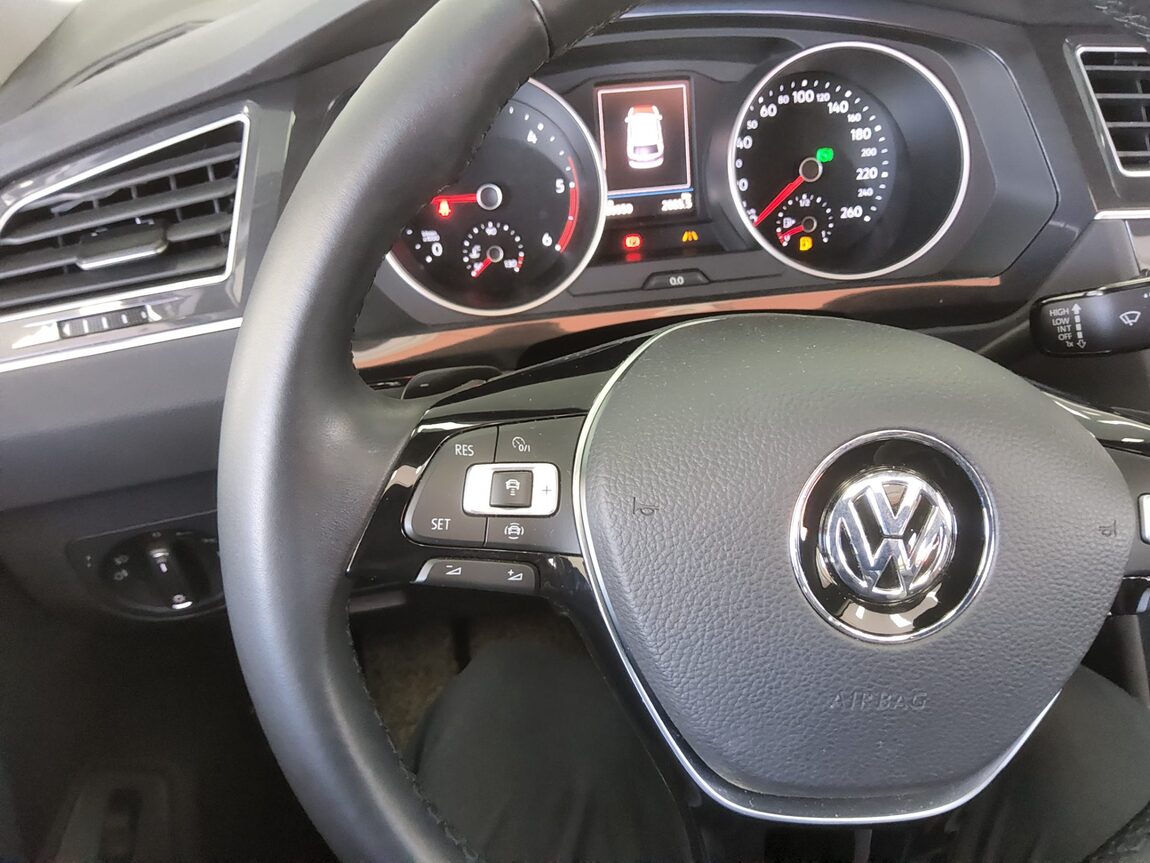 VOLKSWAGEN TIGUAN (2ND GEN) 2.0 TDI PRESTIGE 2020 - zdjęcie 17