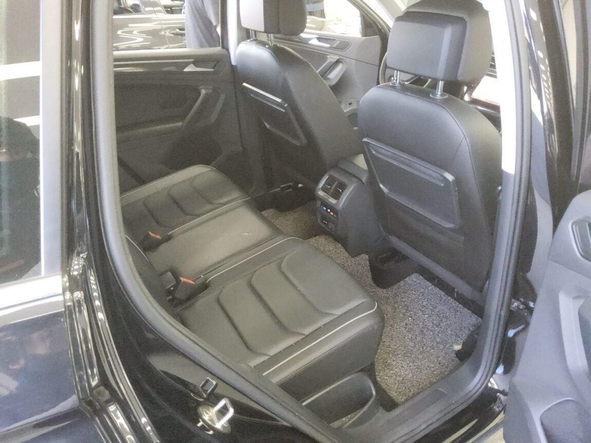 VOLKSWAGEN TIGUAN (2ND GEN) 2.0 TDI PRESTIGE 2020 - zdjęcie 13