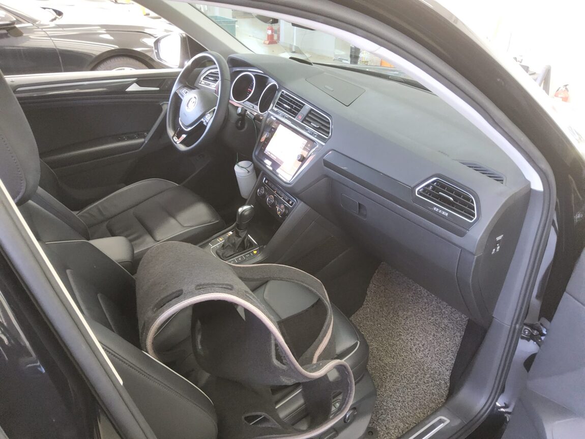 VOLKSWAGEN TIGUAN (2ND GEN) 2.0 TDI PRESTIGE 2020 - zdjęcie 14