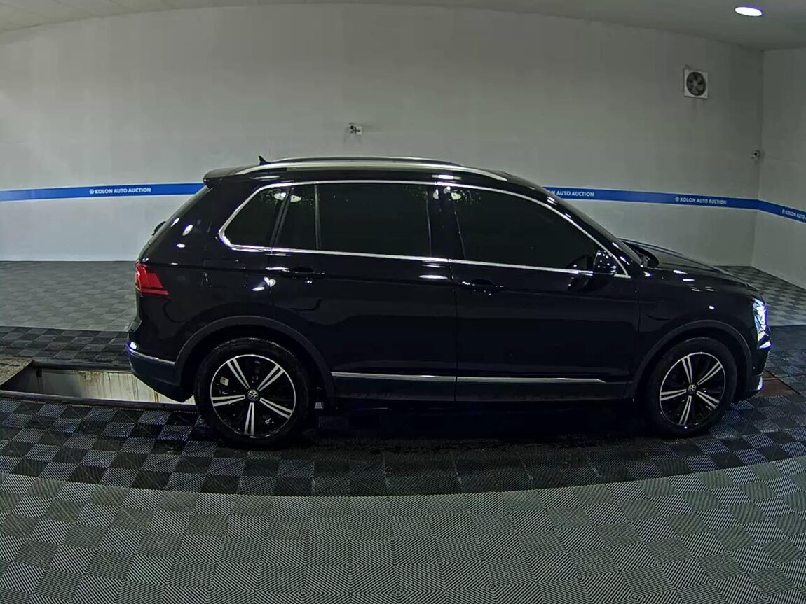 VOLKSWAGEN TIGUAN (2ND GEN) 2.0 TDI PRESTIGE 2020 - zdjęcie 4