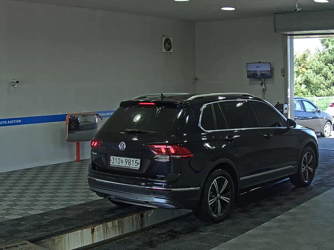 VOLKSWAGEN TIGUAN (2ND GEN) 2.0 TDI PRESTIGE 2020 - zdjęcie 5