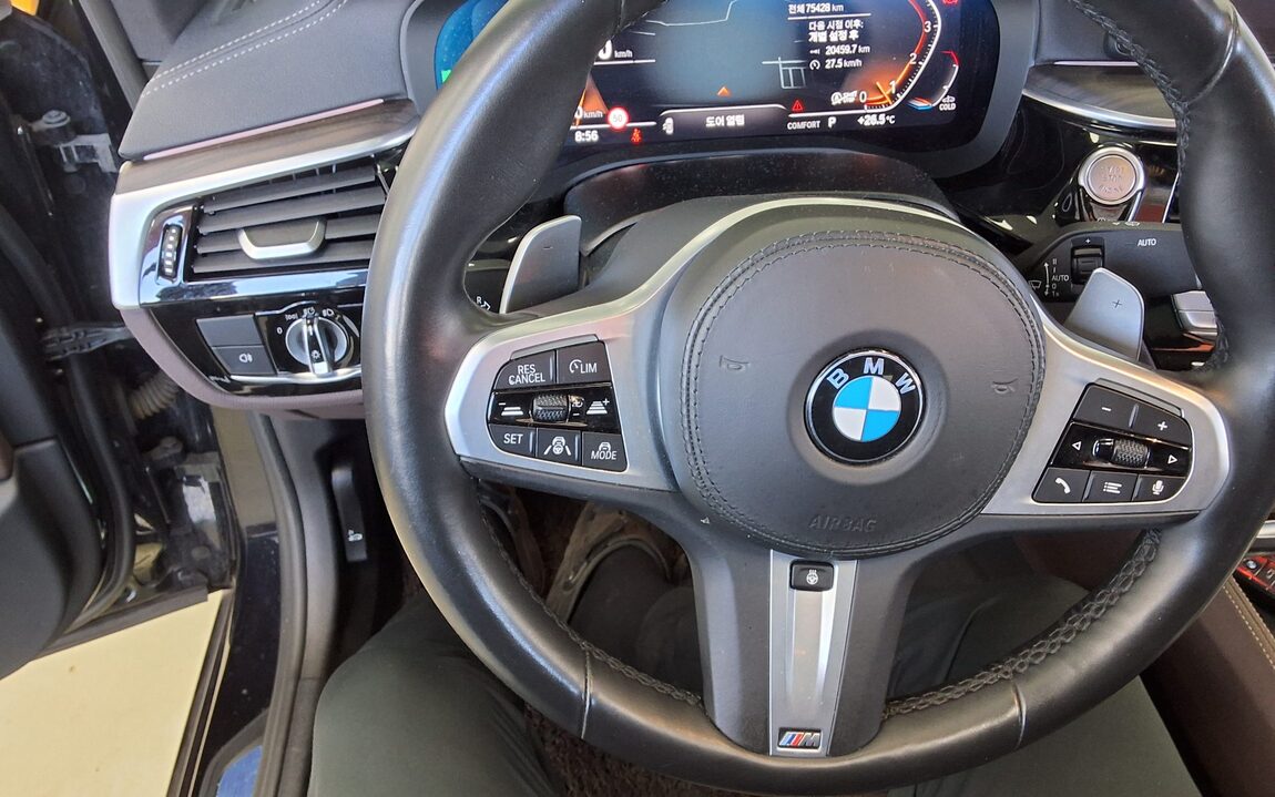 BMW 5 SERIES (7TH GEN) 530i xDRIVE M SPORT PACK 2021 - zdjęcie 17