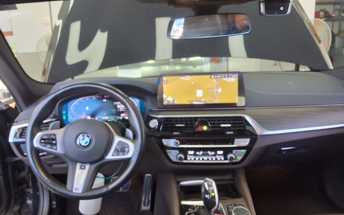 BMW 5 SERIES (7TH GEN) 530i xDRIVE M SPORT PACK 2021 - zdjęcie 11