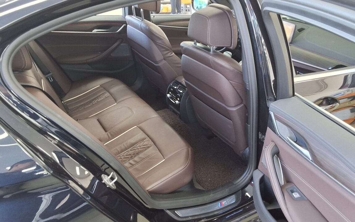 BMW 5 SERIES (7TH GEN) 530i xDRIVE M SPORT PACK 2021 - zdjęcie 13