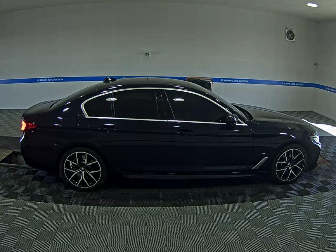 BMW 5 SERIES (7TH GEN) 530i xDRIVE M SPORT PACK 2021 - zdjęcie 4