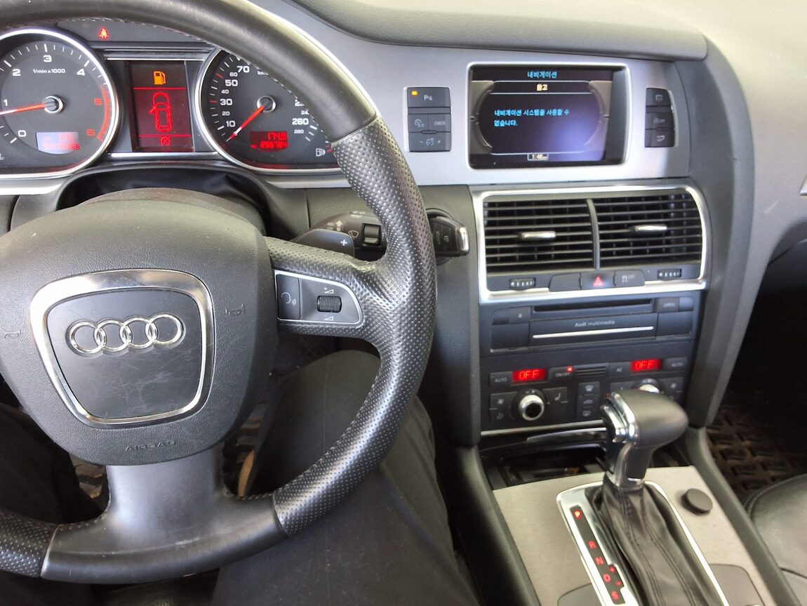 AUDI Q7 3.0 TDI QUATTRO 2011 - zdjęcie 11