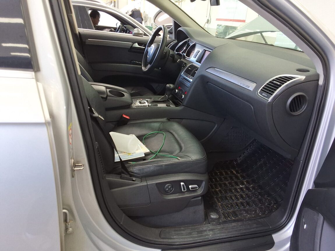 AUDI Q7 3.0 TDI QUATTRO 2011 - zdjęcie 14