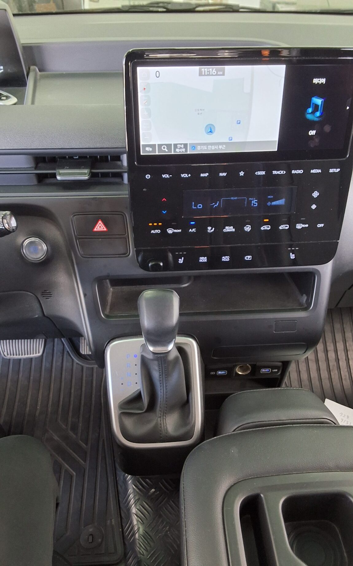 HYUNDAI STARIA 2.2 DIESEL TOURER 11-SEATER 2WD MODERN 2024 - zdjęcie 18