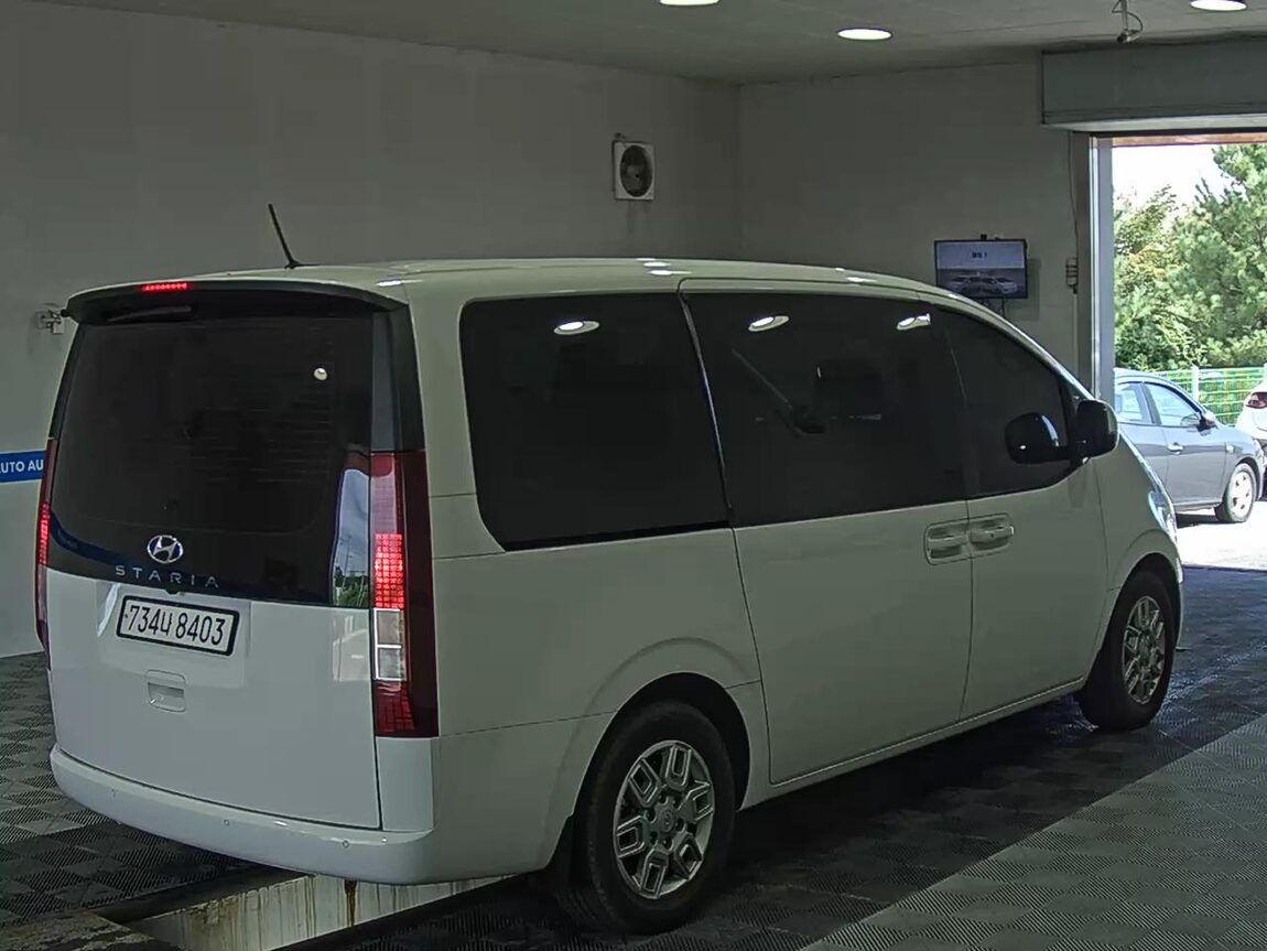 HYUNDAI STARIA 2.2 DIESEL TOURER 11-SEATER 2WD MODERN 2024 - zdjęcie 5