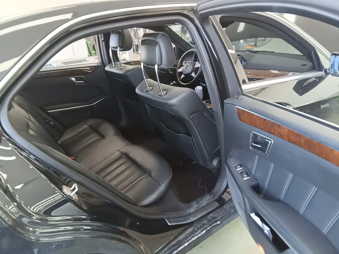 MERCEDES-BENZ E-CLASS (4TH GEN) E300 ELEGANCE 2014 - zdjęcie 13