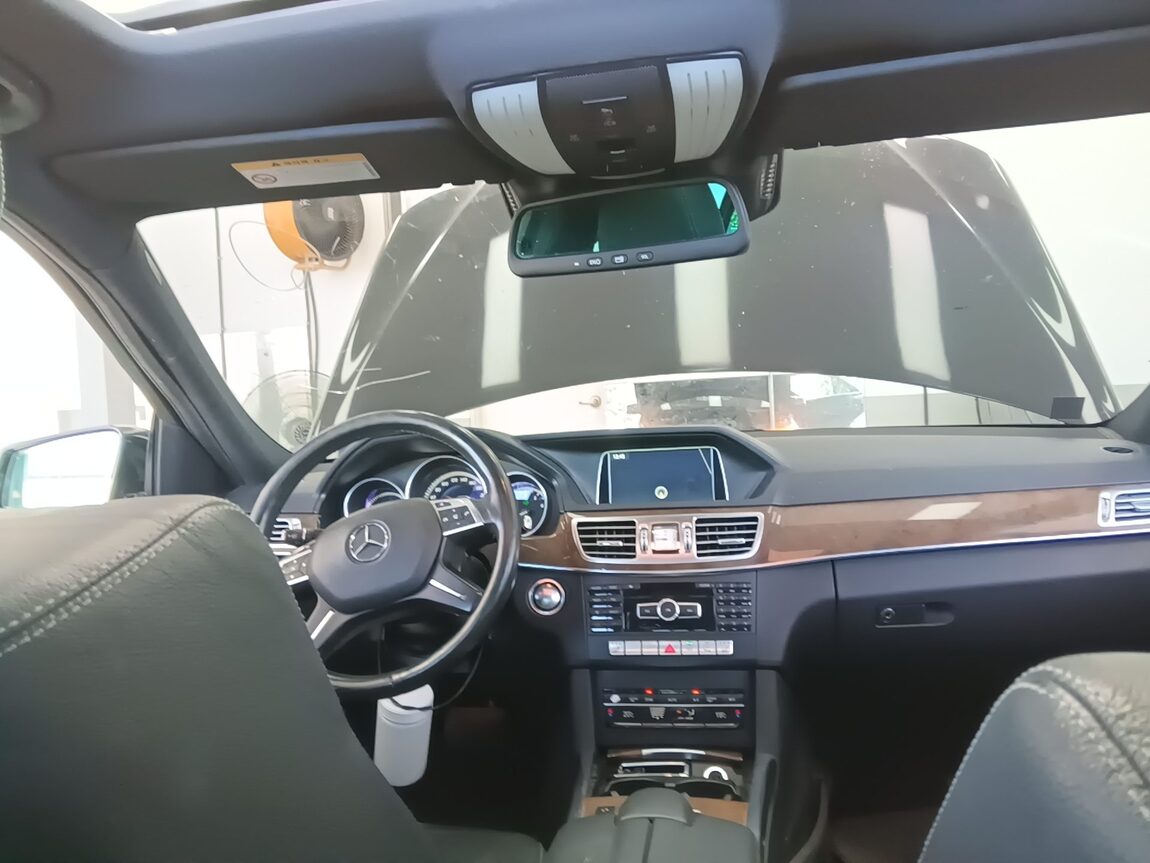 MERCEDES-BENZ E-CLASS (4TH GEN) E300 ELEGANCE 2014 - zdjęcie 21
