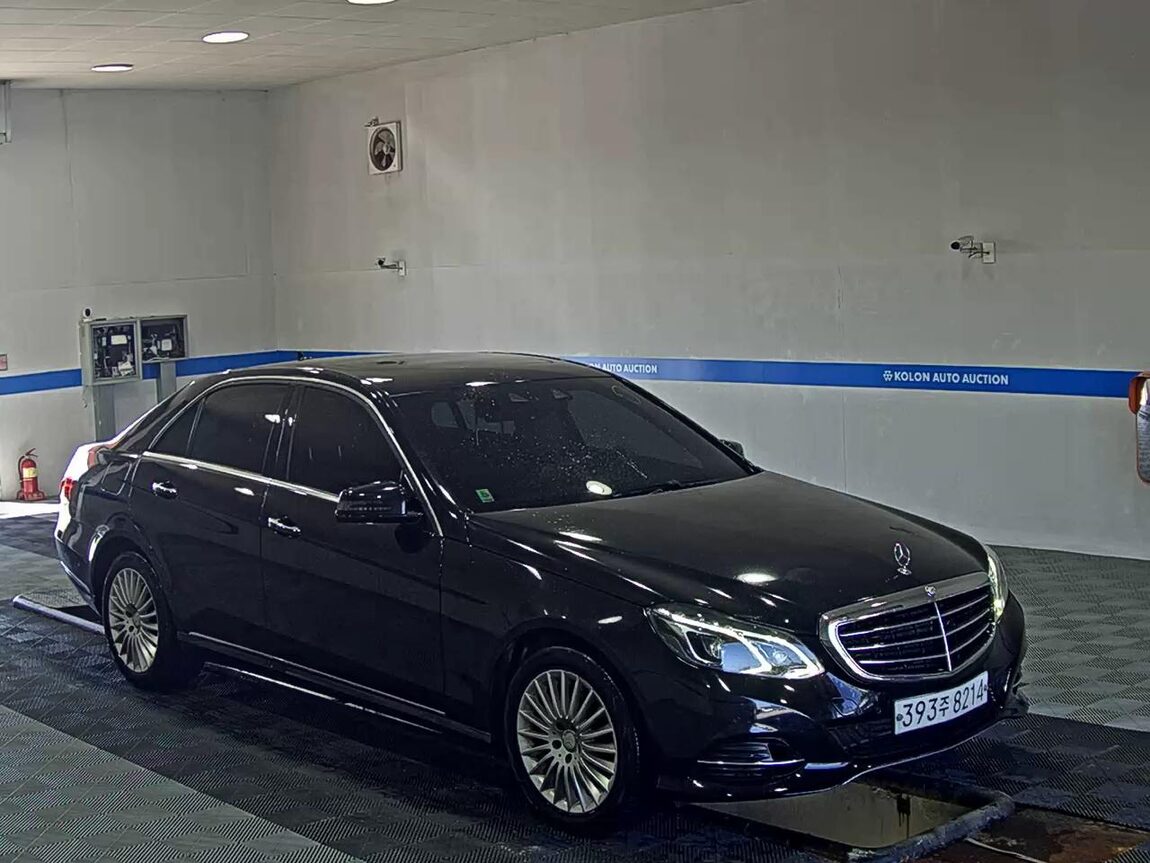 MERCEDES-BENZ E-CLASS (4TH GEN) E300 ELEGANCE 2014 - zdjęcie 3