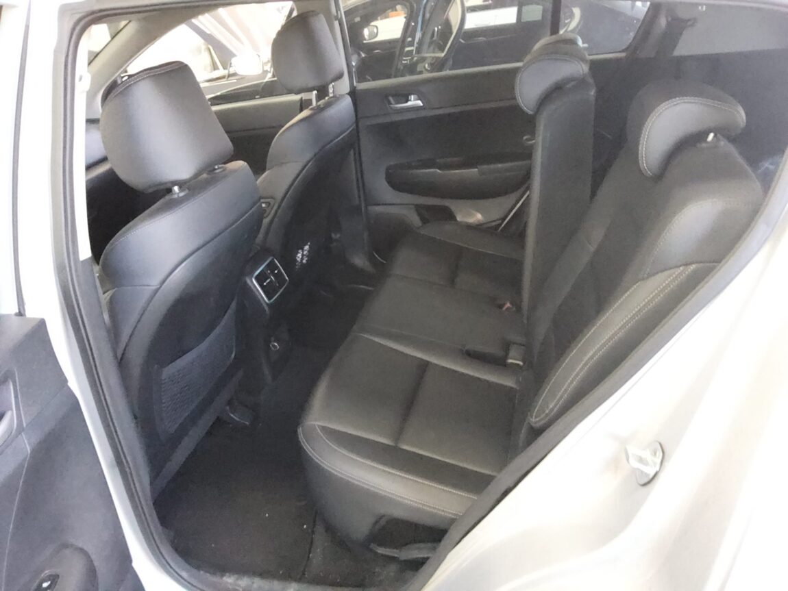 KIA SPORTAGE THE BOLD R2.0 DIESEL 2WD PRESTIGE 2019 - zdjęcie 12