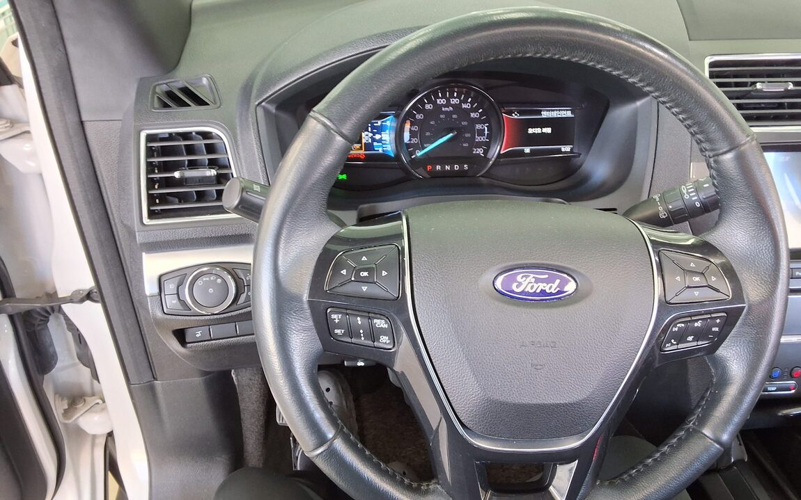 FORD EXPLORER (5TH GEN) 2.3 AWD LIMITED 2018 - zdjęcie 17