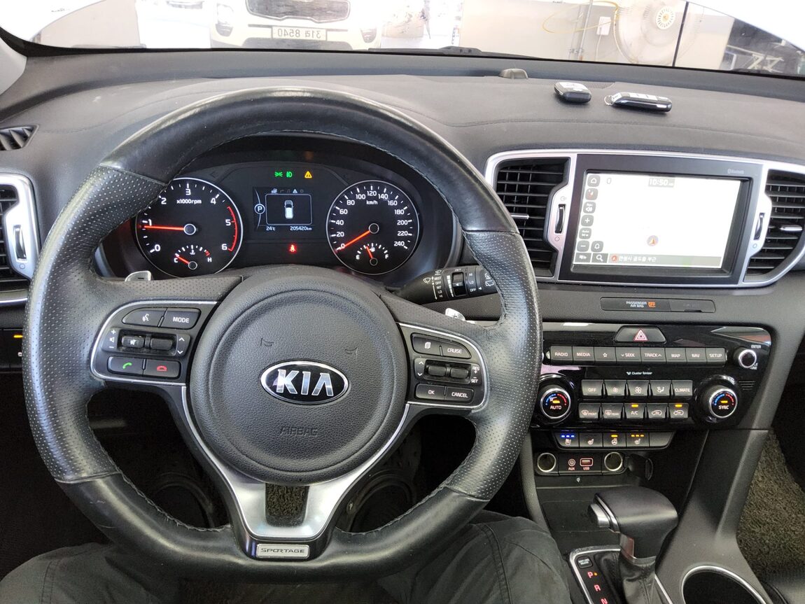 KIA NEW SPORTAGE R2.0 2WD NOBLESSE PLUS 2018 - zdjęcie 17