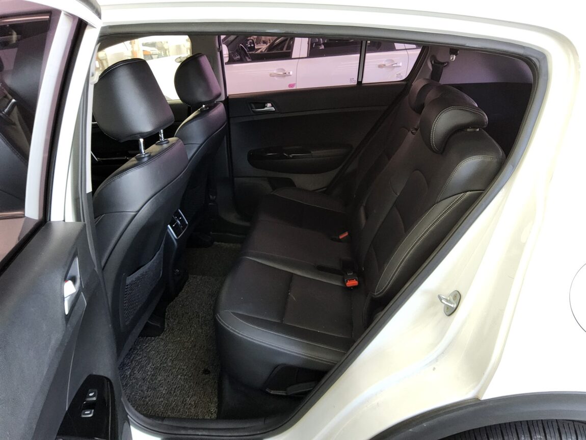 KIA NEW SPORTAGE R2.0 2WD NOBLESSE PLUS 2018 - zdjęcie 12