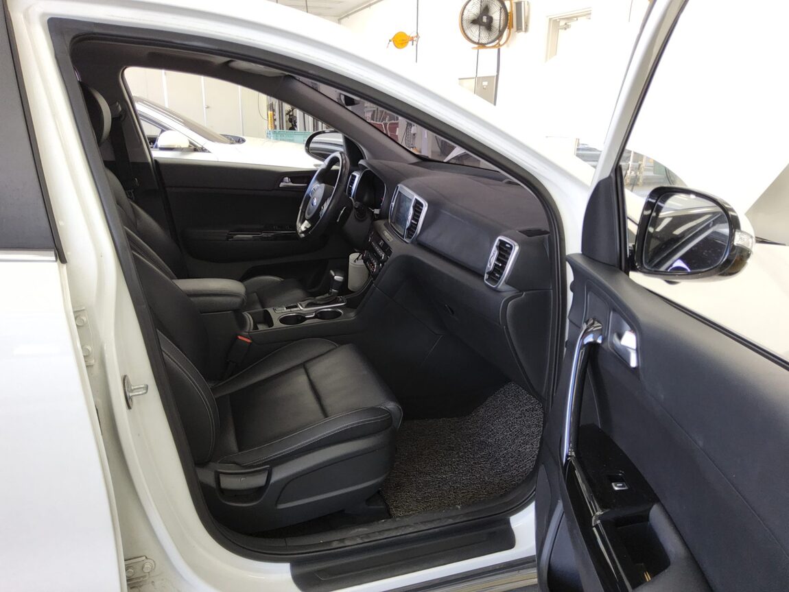 KIA NEW SPORTAGE R2.0 2WD NOBLESSE PLUS 2018 - zdjęcie 14