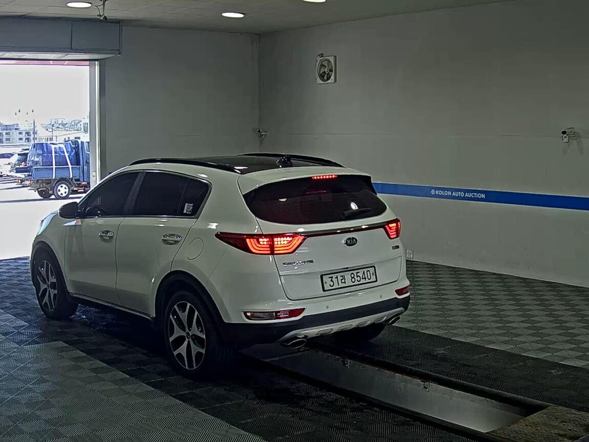 KIA NEW SPORTAGE R2.0 2WD NOBLESSE PLUS 2018 - zdjęcie 6