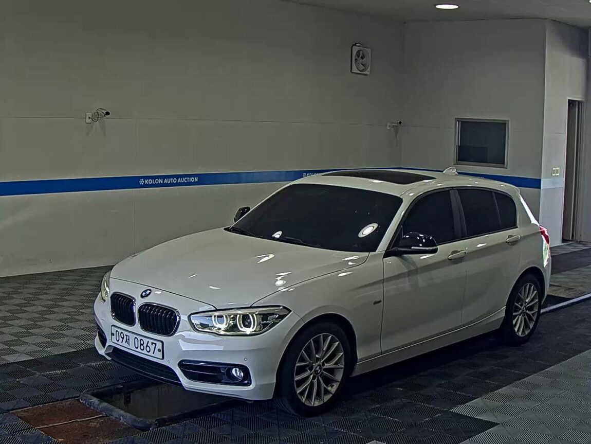 BMW 1 SERIES (2ND GEN) 5-DOOR 118d SPORT LINE 2016 - zdjęcie 2