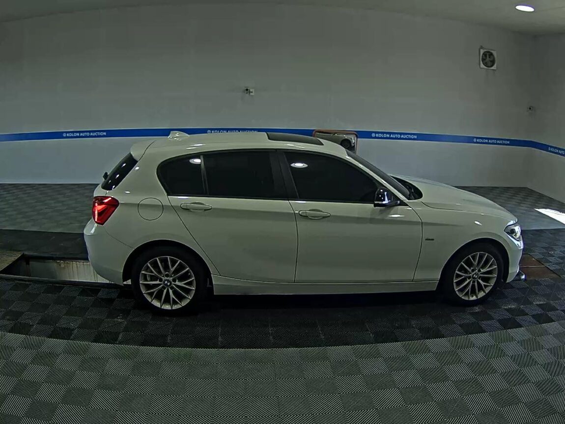 BMW 1 SERIES (2ND GEN) 5-DOOR 118d SPORT LINE 2016 - zdjęcie 4
