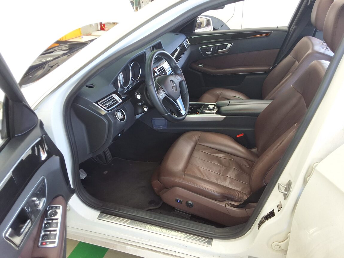 MERCEDES-BENZ E-CLASS (4TH GEN) E220 CDI AVANTGARDE 2014 - zdjęcie 10
