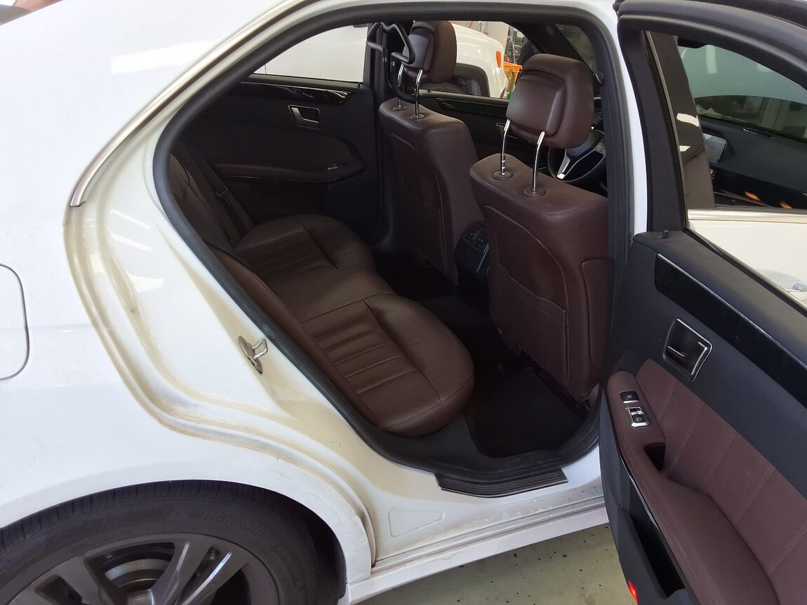 MERCEDES-BENZ E-CLASS (4TH GEN) E220 CDI AVANTGARDE 2014 - zdjęcie 13
