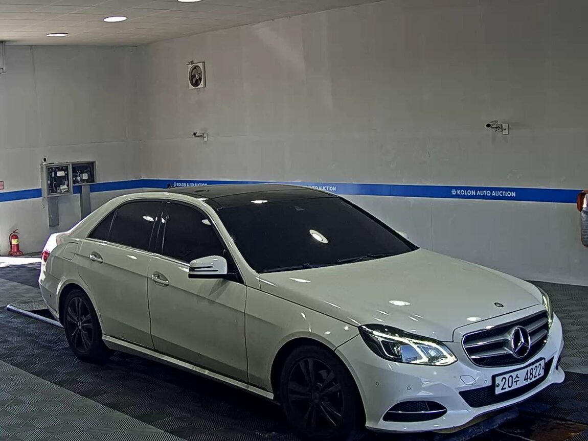 MERCEDES-BENZ E-CLASS (4TH GEN) E220 CDI AVANTGARDE 2014 - zdjęcie 3