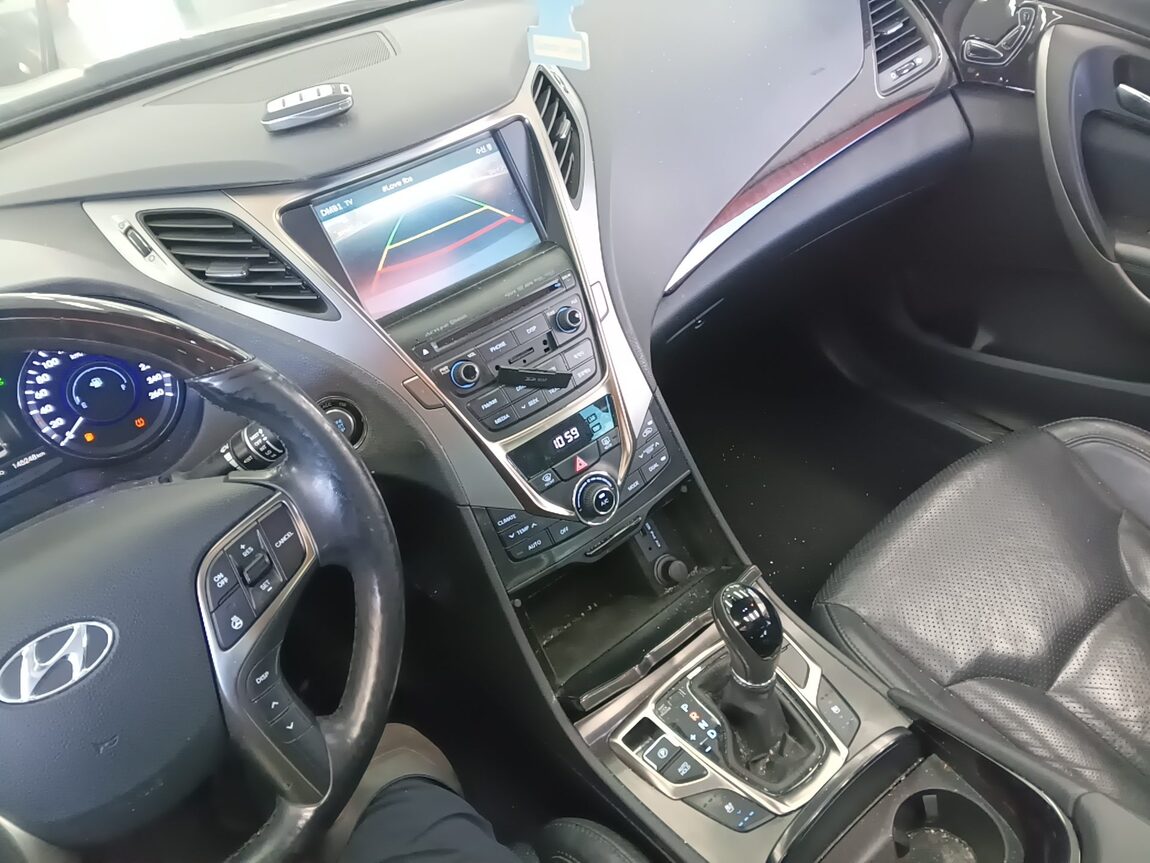 HYUNDAI GRANDEUR HG HG 240 MODERN 2014 - zdjęcie 11
