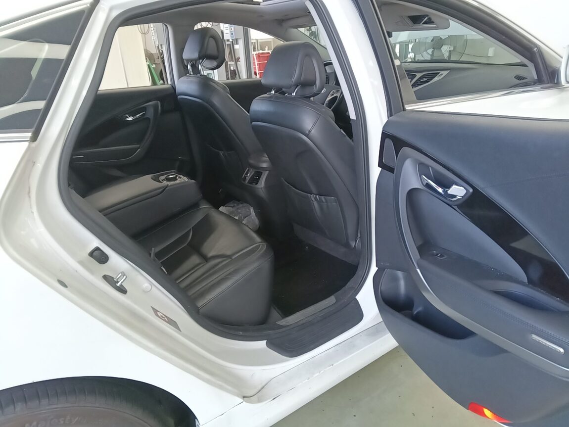 HYUNDAI GRANDEUR HG HG 240 MODERN 2014 - zdjęcie 13