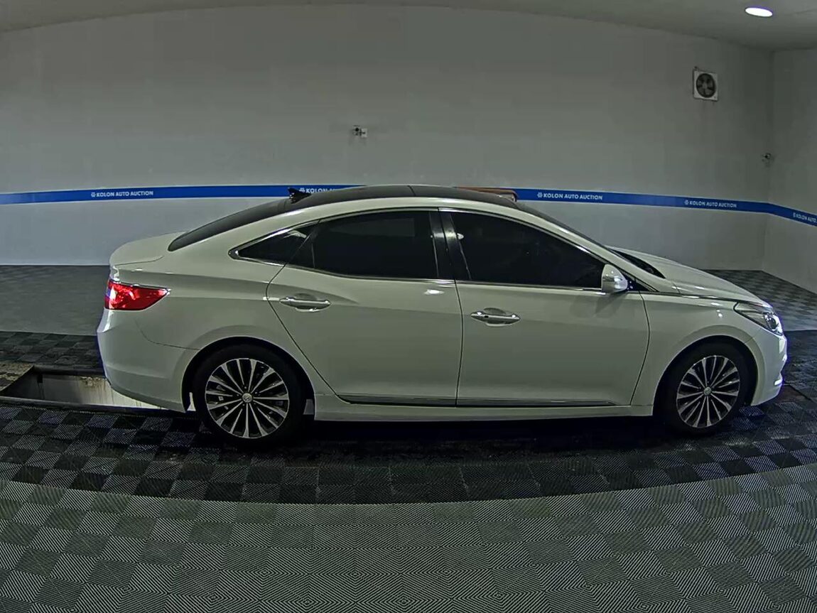 HYUNDAI GRANDEUR HG HG 240 MODERN 2014 - zdjęcie 4