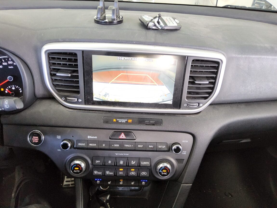 KIA SPORTAGE THE BOLD R2.0 DIESEL 2WD PRESTIGE 2019 - zdjęcie 18
