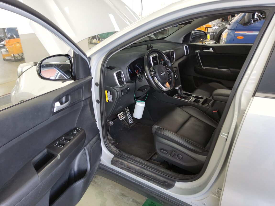 KIA SPORTAGE THE BOLD R2.0 DIESEL 2WD PRESTIGE 2019 - zdjęcie 10