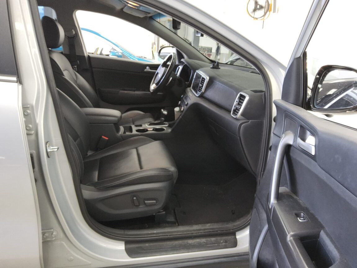 KIA SPORTAGE THE BOLD R2.0 DIESEL 2WD PRESTIGE 2019 - zdjęcie 14